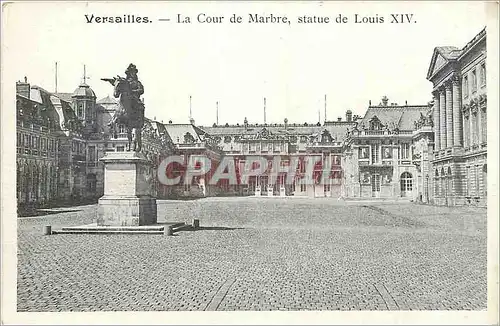 Ansichtskarte AK Versailles La Cour de Marbre statue de Louis XIV