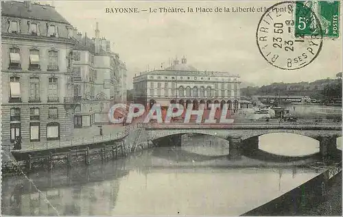 Cartes postales Bayonne Le Theatre La Place de la Liberte et le Pont