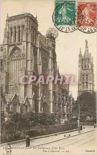 Ansichtskarte AK Bordeaux La Cathedrale (Cote Est)