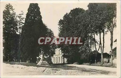 Cartes postales moderne La Ferte Mace (Orne) Gare et le Monument aux Morts de 1870