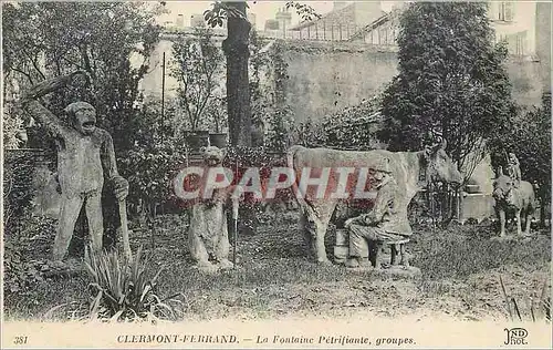 Cartes postales Clermont Ferrand La Fontaine Petrifiante Groupes Vache Ane Donkey