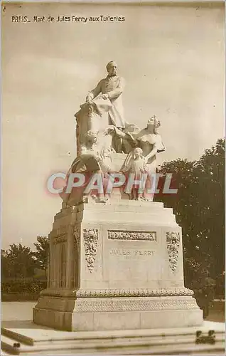 Cartes postales Paris Mont de Jules Ferry aux Tuileries