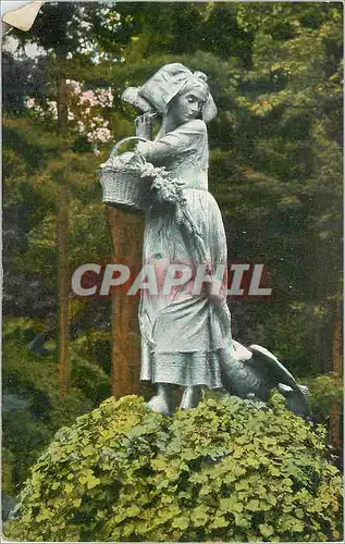 Cartes postales Strasbourg Orangerie Jeune Paysanne Alsacienne