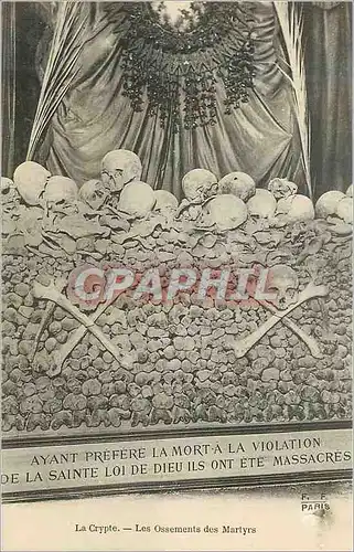 Cartes postales Paris La Crypte Les Ossements des Martyrs