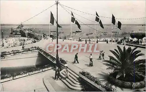 Cartes postales moderne Arcachon Cote d'Argent la Place Thiers et le Souterrain