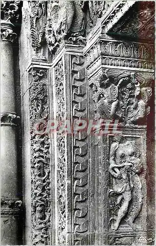Cartes postales moderne Charlieu abbaye des benedictins detail decorant le cote gauche du portail representant la luxure