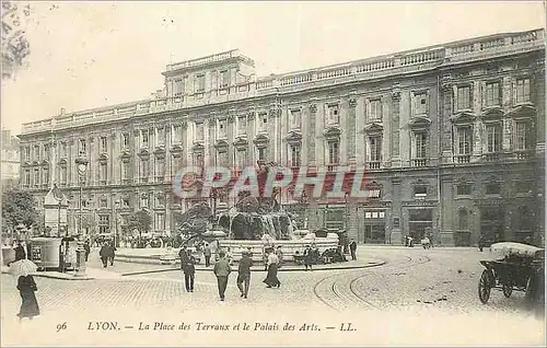 Ansichtskarte AK Lyon la place des terreaux et le palais des arts