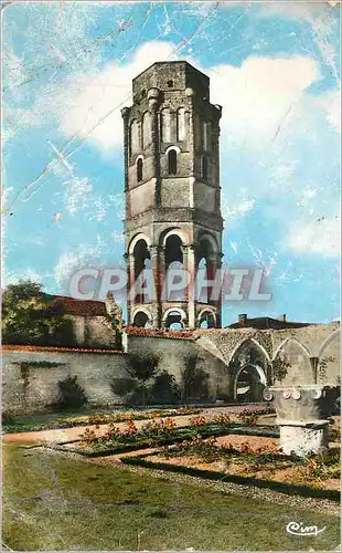 Cartes postales moderne Charroux (vienne) 102 la tour octogonale dite de charlemagne vue du jardin de l ancienne abbaye