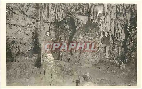 Cartes postales Grottes d'Arcy sur Cure (Yonne) Le Salon Gothique et le Cierge Pascal