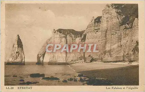 Cartes postales Etretat Les Falaises et l'Aiguille