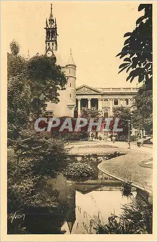 Cartes postales Douce France Toulouse (Hte Garonne) Le Donjon du Capitole et Le Square