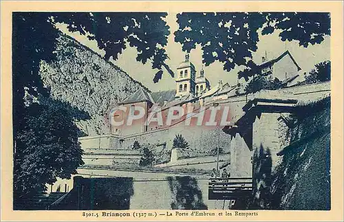 Ansichtskarte AK Briancon (1327m) la Porte d'Embrun et les Remparts