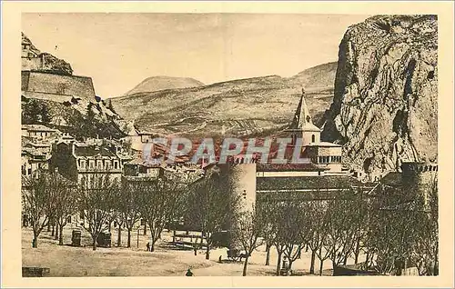 Ansichtskarte AK les Alpes Pittoresques Sisteron la cathedrale les Tours le Rocher