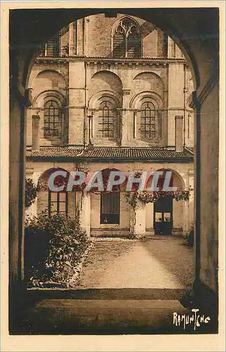 Cartes postales Cloitre de l'Abbaye de Saint Maixent (Actuellement Caserne Canclaux)