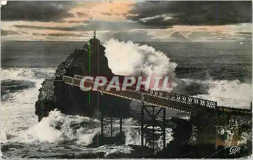 Cartes postales moderne Biarritz la Tempete au Rocher de la Vierge