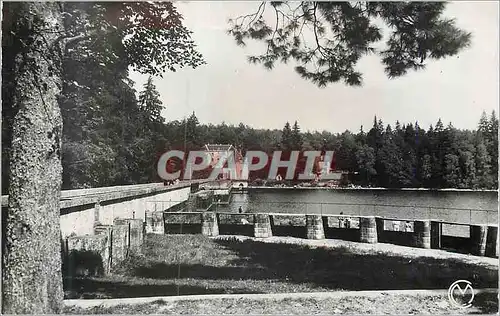 Cartes postales moderne Lac des Settons (Nievre) la Digue 275m Batie de 1854 a 1858