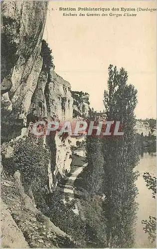 Cartes postales Station Prehistorique des Eyzies (Dordogne) Rochers des Grottes des Gorges d'Enfer