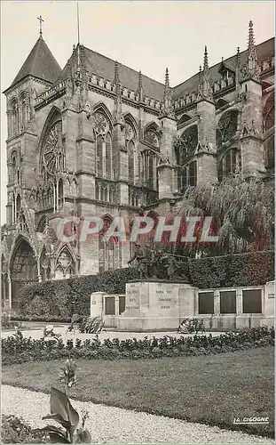 Cartes postales moderne Chalons sur Marne (Marne) La Cathedrale et Monument des Morts