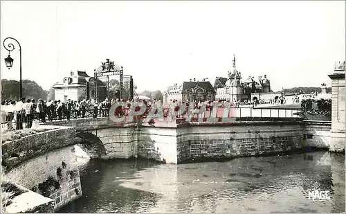 Cartes postales moderne Chantilly (Oise) Entree du Chateau