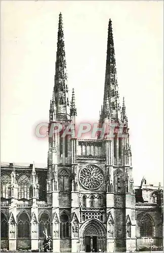 Cartes postales moderne Bordeaux Les Fleches de la Cathedrale Saint Andre