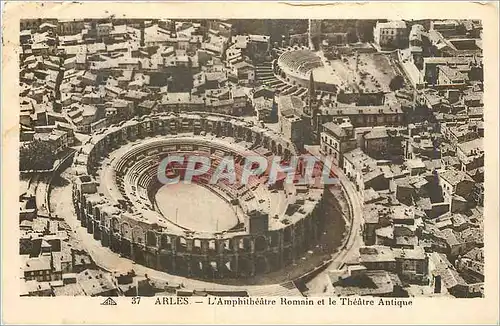Cartes postales Arles L'Amphitheatre Romain et le Theatre Antique