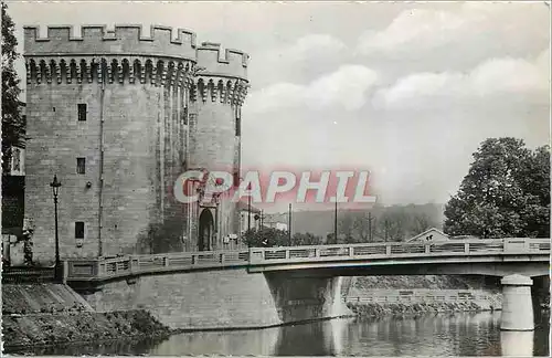 Cartes postales moderne Verdun et les Champs de Bataille la Porte Chaussee et la Meuse Militaria
