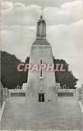 Cartes postales moderne Verdun et les Champs de Bataille Statue du Monument aux Soldats de Verdun Militaria