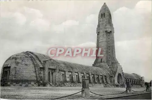 Cartes postales moderne Verdun et les Champs de Bataille le Monument e l'Ossuaire de Douaumont Militaria