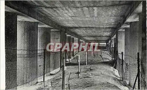 Cartes postales moderne Verdun et les Champs de Bataille le Monument de la Tranchee des Baionnettes Interieur Militaria