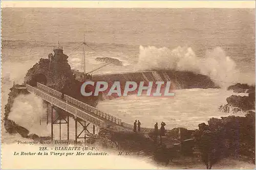 Ansichtskarte AK Biarritz Le Rocher de la Vierge par Mer Demontee