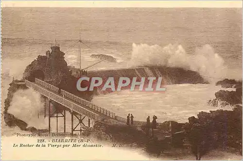 Cartes postales Biarritz Le Rocher de la Vierge par Mer Demontee