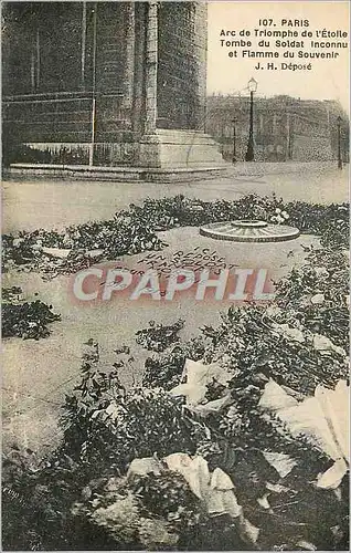 Cartes postales Paris Arc de Triomphe de l'Etoile Tombe du Soldat Inconnu et Flamme du souvenir