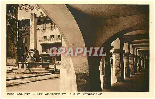 Cartes postales Annecy Les Arcades et la Rue Notre Dame