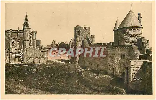 Ansichtskarte AK La Douce France Carcassonne Remparts Interieur Eglise Saint Nazaire