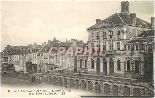 Ansichtskarte AK Nogent le Rotrou  L'Hotel de Ville et la Place du Marche