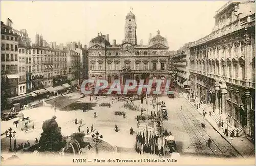 Cartes postales Lyon Place des Terreaux et l'Hotel de Ville