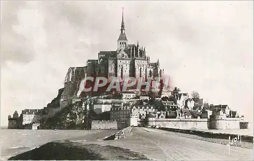 Cartes postales moderne le Mont Saint Michel (Manche) l'Arrivee par Maree d'Equinoxe