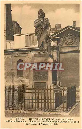 Cartes postales Paris Hopital Militaire du Val de Grace la Cour d'Honneur Statue de Jean Dominique Larrey 1766 1