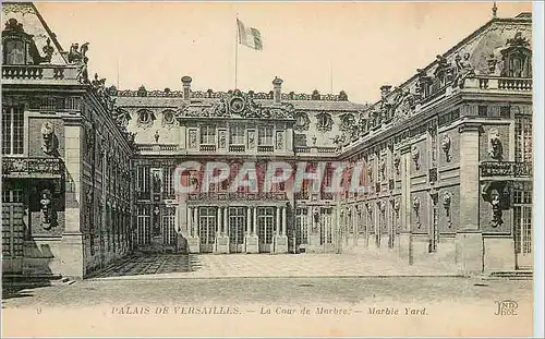 Cartes postales Palais de versailles la cour de marbre