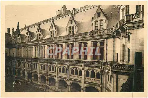 Ansichtskarte AK La douce france chateau de pierrefonds (oise) colonnade de la cour d honneur