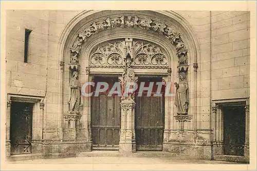 Ansichtskarte AK La douce france chateau de pierrefonds (oise) porte d entree de la chapelle