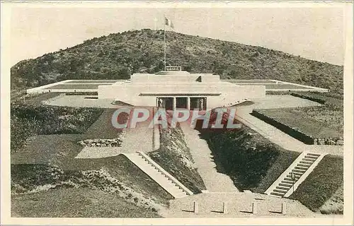 Cartes postales Monument aux morts avec hartmannswillerkopf (arcn r danis) Militaria