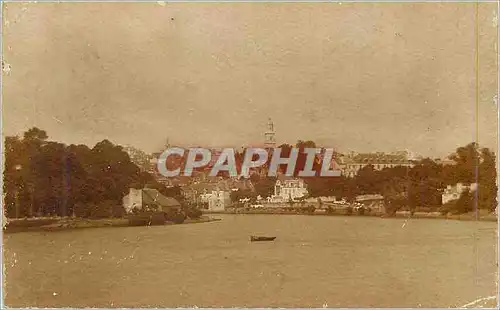 Cartes postales Ville au bord d'un fleuve