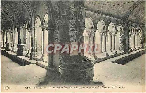 Cartes postales Arles Cloitre Saint Trophime Le Puits et Galerie des XIIe et XIVe Siecles