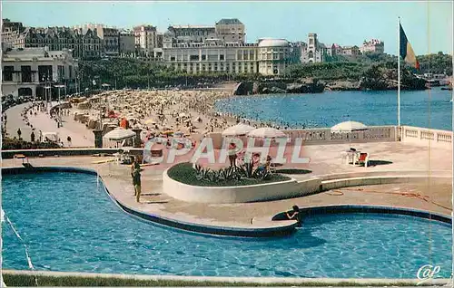 Cartes postales moderne Biarritz La Grande Plage et la Piscine de l'Hotel du Palais