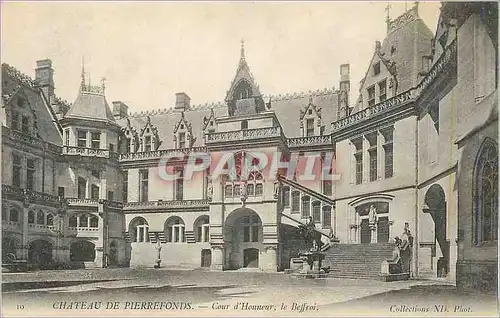 Cartes postales Chateau de Pierrefonds Cour d'Honneur Le Beffroi