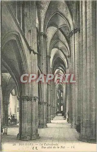 Cartes postales Bourges La Cathedrale Bas Cote de la Nef