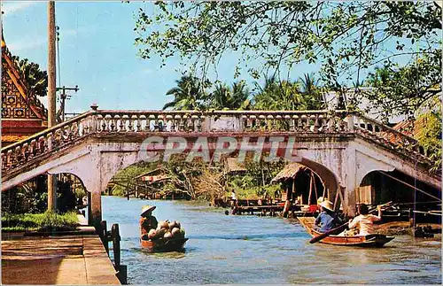 Moderne Karte A Bridge Crossing a Khlong (Canal) at Thonburi(Bangkok) Thailand