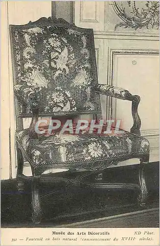 Cartes postales Musee des Arts Decoratifs Fauteuil Fauteuil en Bois Naturel Commencement du XVIIIe Siecle)