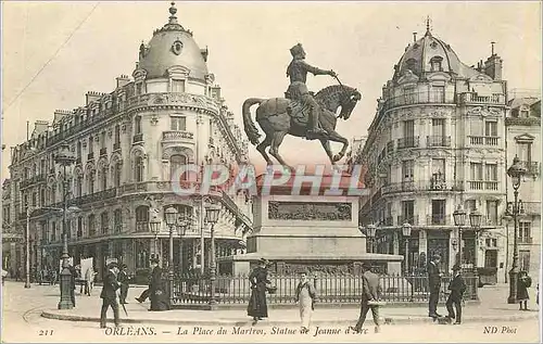 Cartes postales Orleans La Place du Martroi Statue de Jean d'Arc